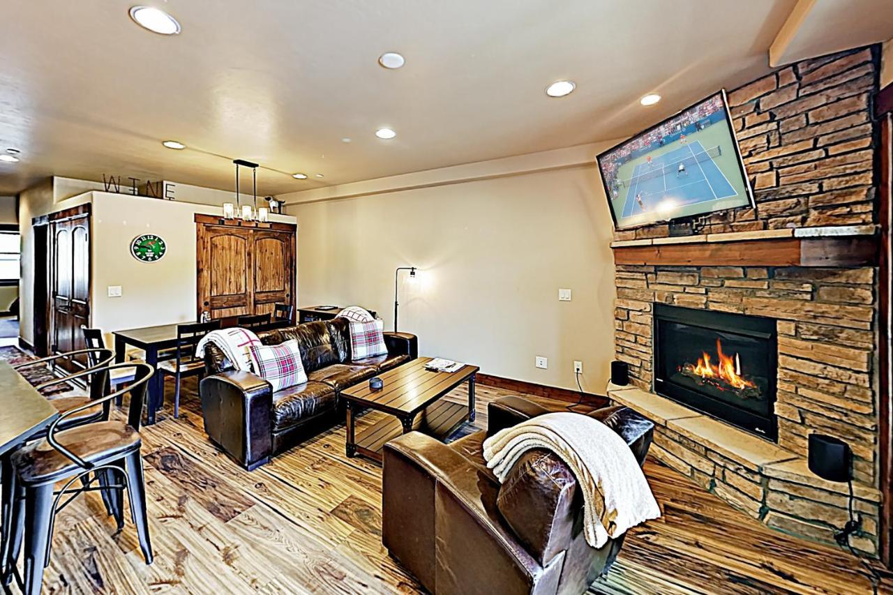 Riverfront Retreat & River'S Edge Townhome Silverthorne Room photo